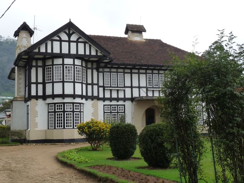 Kolonialna zabudowa w Nuwara Eliya (fot. Darek Dąbrowski)